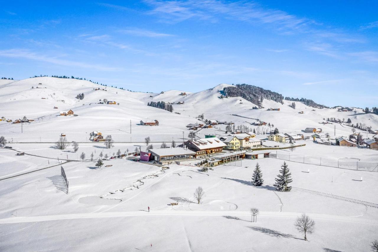 Отель Swiss Mountain Golf-Restaurant Gonten Экстерьер фото